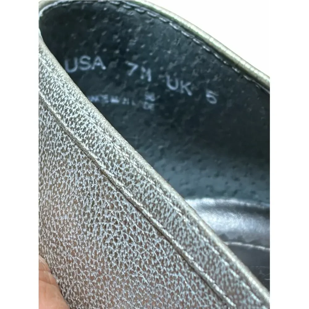 Clarks Metallic Silver Gold Laser Cut Ballet Flats Womens Size 7 Comfort
